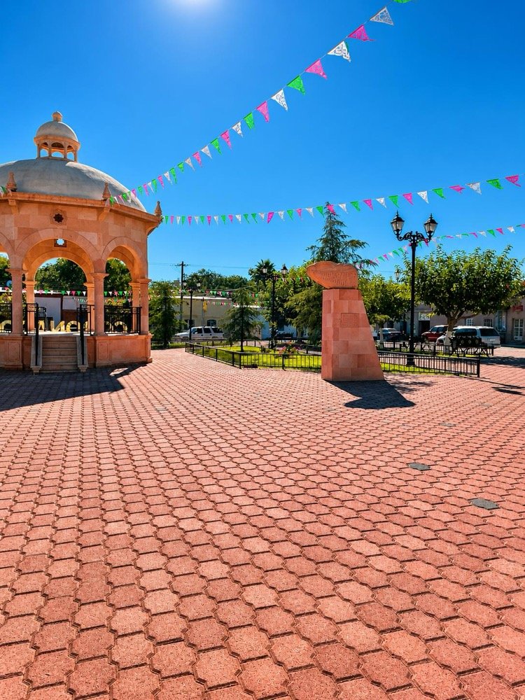 Plaza 4